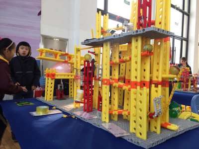 济南市第七届亲子机器人竞赛举行