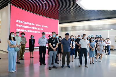 全国四十余位新媒体“大咖”走进济南市槐荫区参观交流